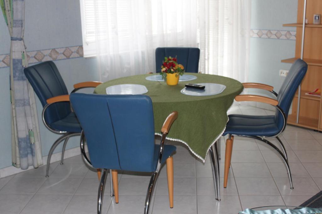 Orwa Apartmanok - Fenyofa Koez Zalakaros Zimmer foto