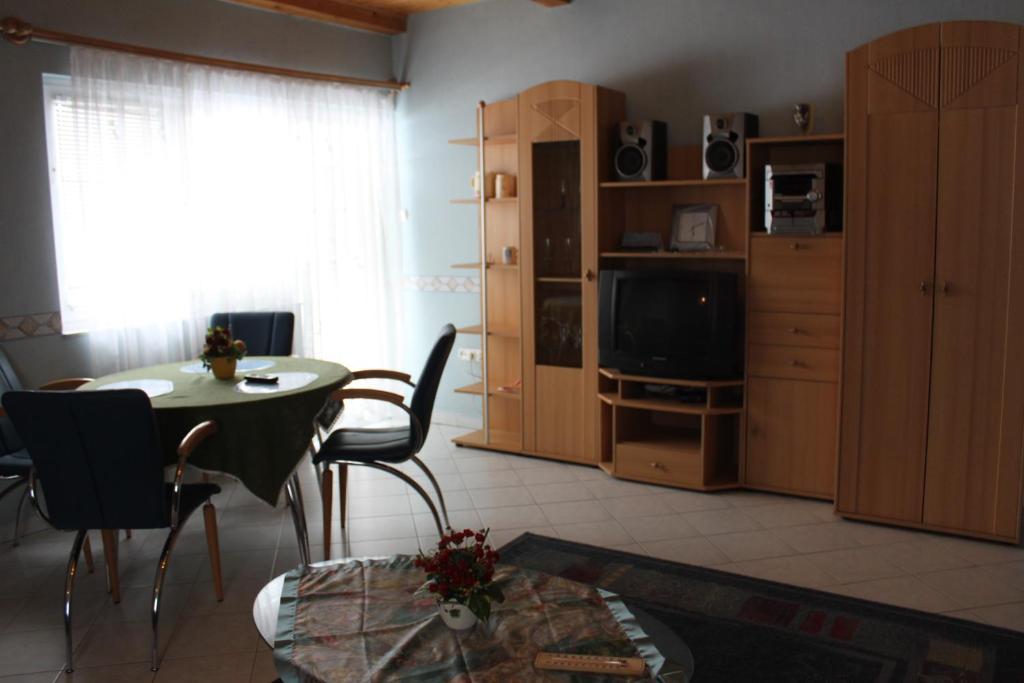 Orwa Apartmanok - Fenyofa Koez Zalakaros Zimmer foto